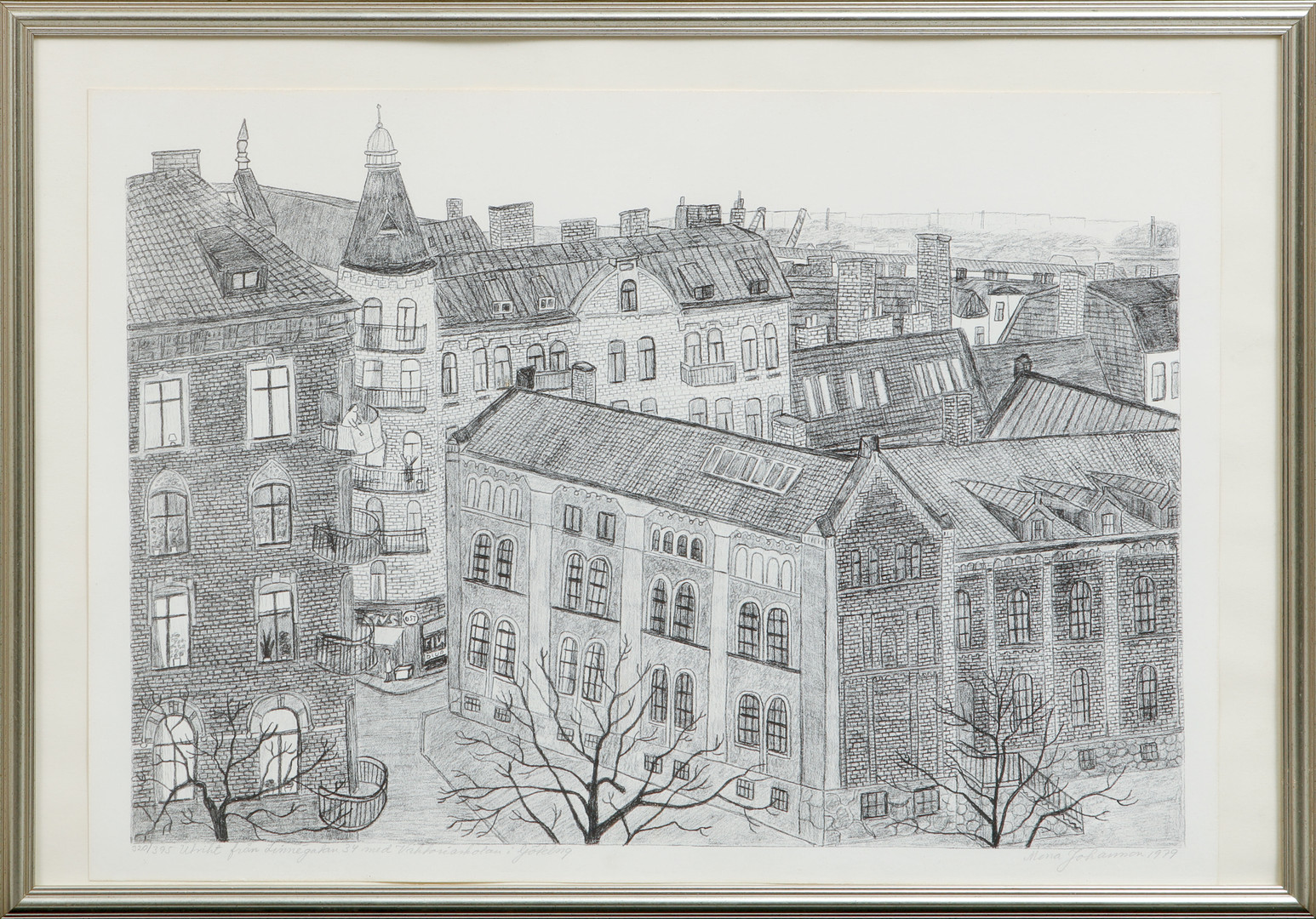 "Utsikt från Linnegatan 34 med Viktoriaskolan i Göteborg", litografi, signerad och numrerad 320/395.320/395.