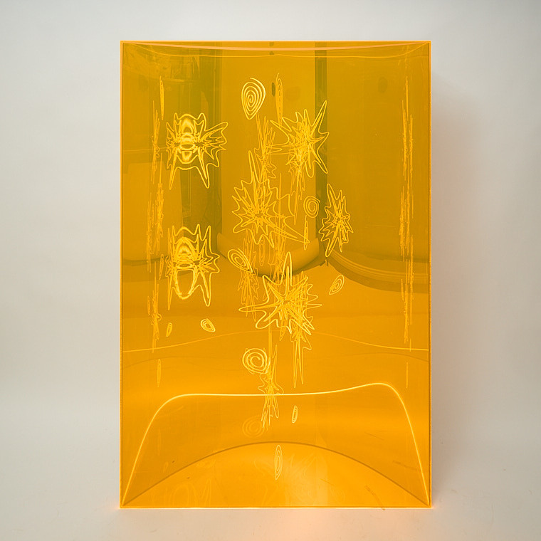"Visual Vortex - Orange Splash", a tergo signerad samt daterad 2006, skulptur med akryl och blandteknik.