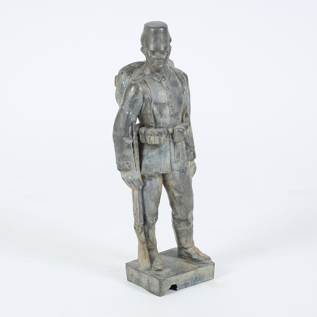Jägare, signerad, skulptur i blyblandning.