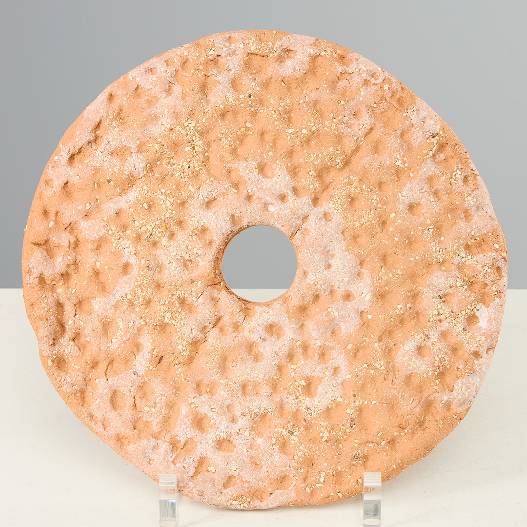 Skulptur i form av knäckebrödskiva.