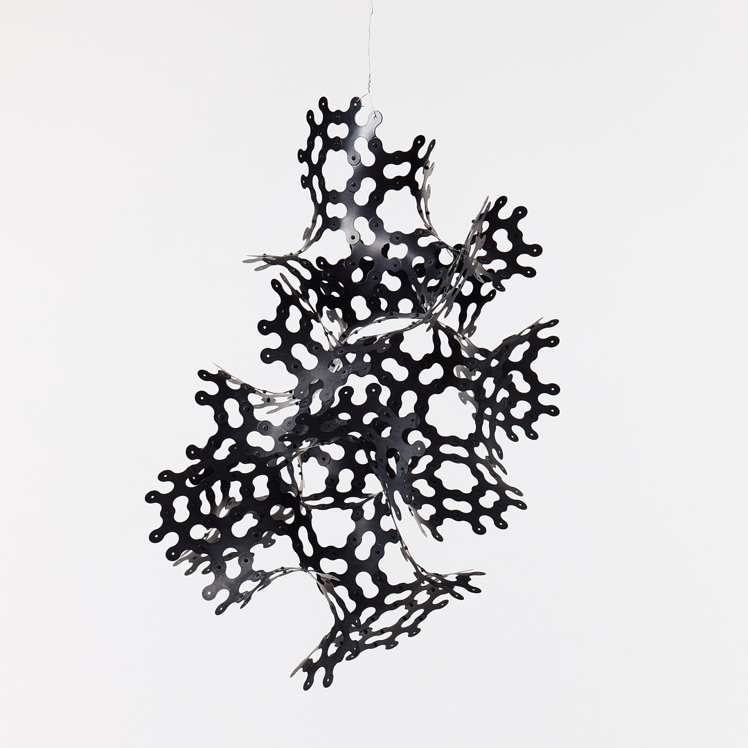 TAKHÄNGD SKULPTUR "PARS PRO TOTO", 1990.