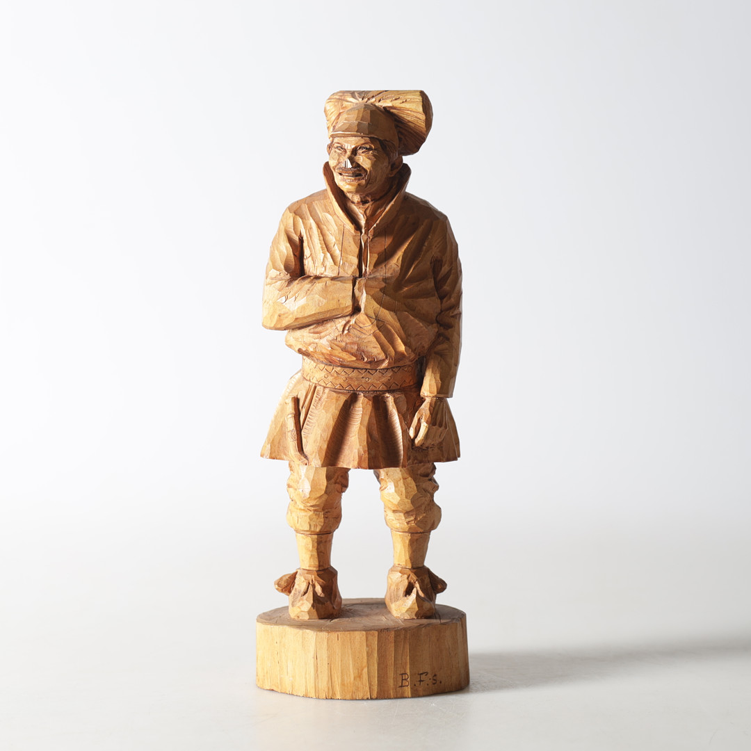 Skulptur, träsnide, "Lappgubbe", Lycksele, signerad samt daterad 1969.