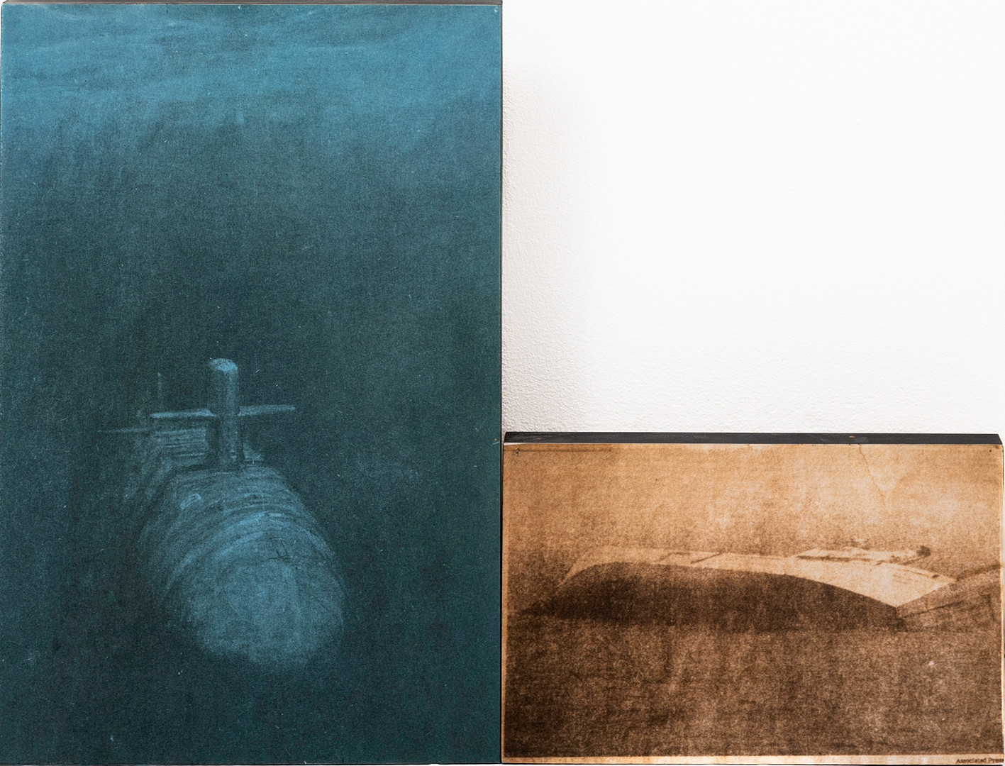 "Overseas Wire Photo", "Overseas", chromogenic print, diptyk, daterade 1990.