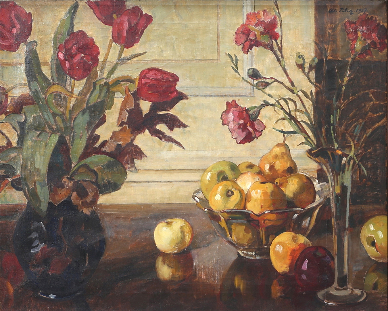Stilleben med frukt och blommor. Olja på duk, signerad och daterad 1927.