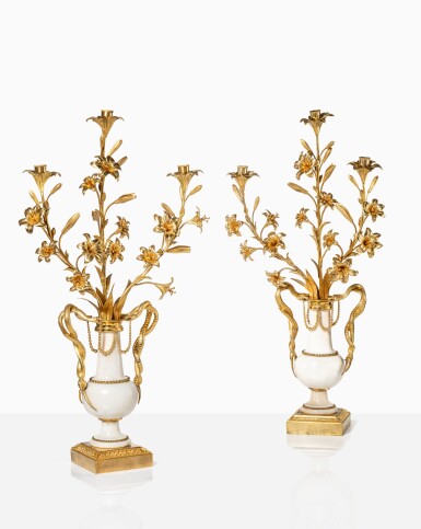 Epoque Louis XVI, Paire de candélabres aux lys et aux serpents