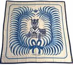 Châle 140 "Tigre Royal" en Cachemire et Soie, dessiné par Christiane Vauzelles, avec boîte et ficelle. 65% Cachemire 35% Soie Etiquette de composition manquante, fil tiré.