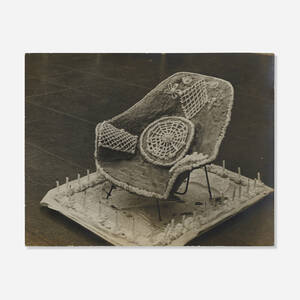 Photograph of Womb chair cake for Lillian Saarinen