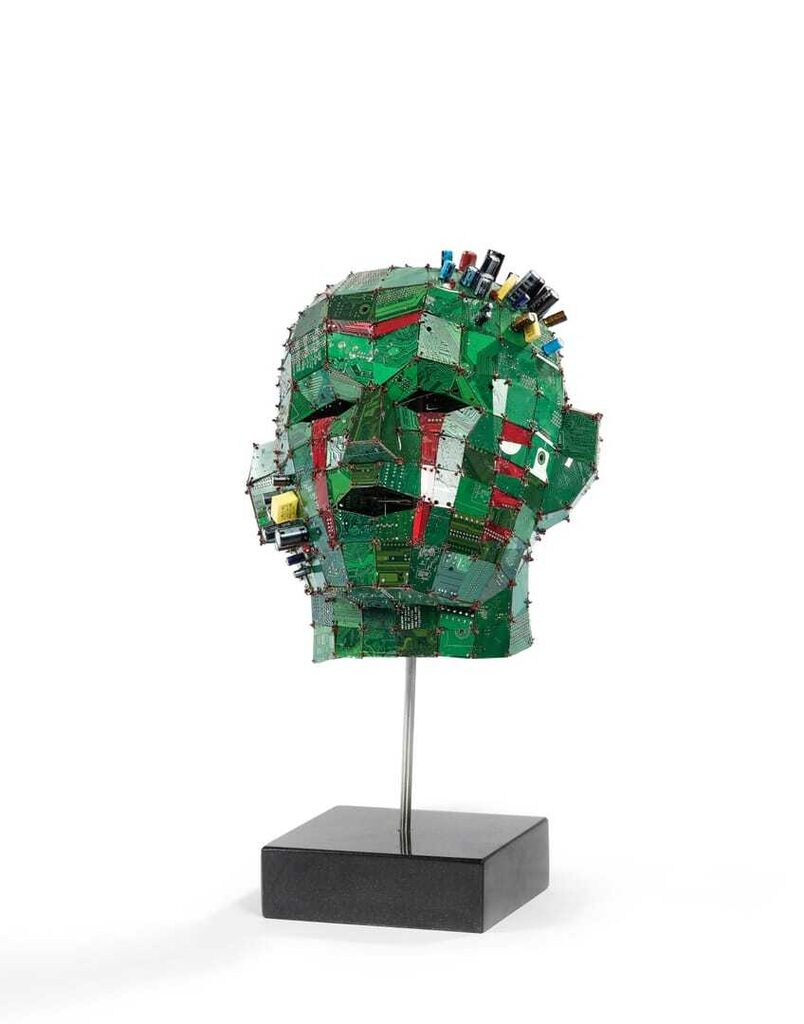Totem: Portrait of Modern People