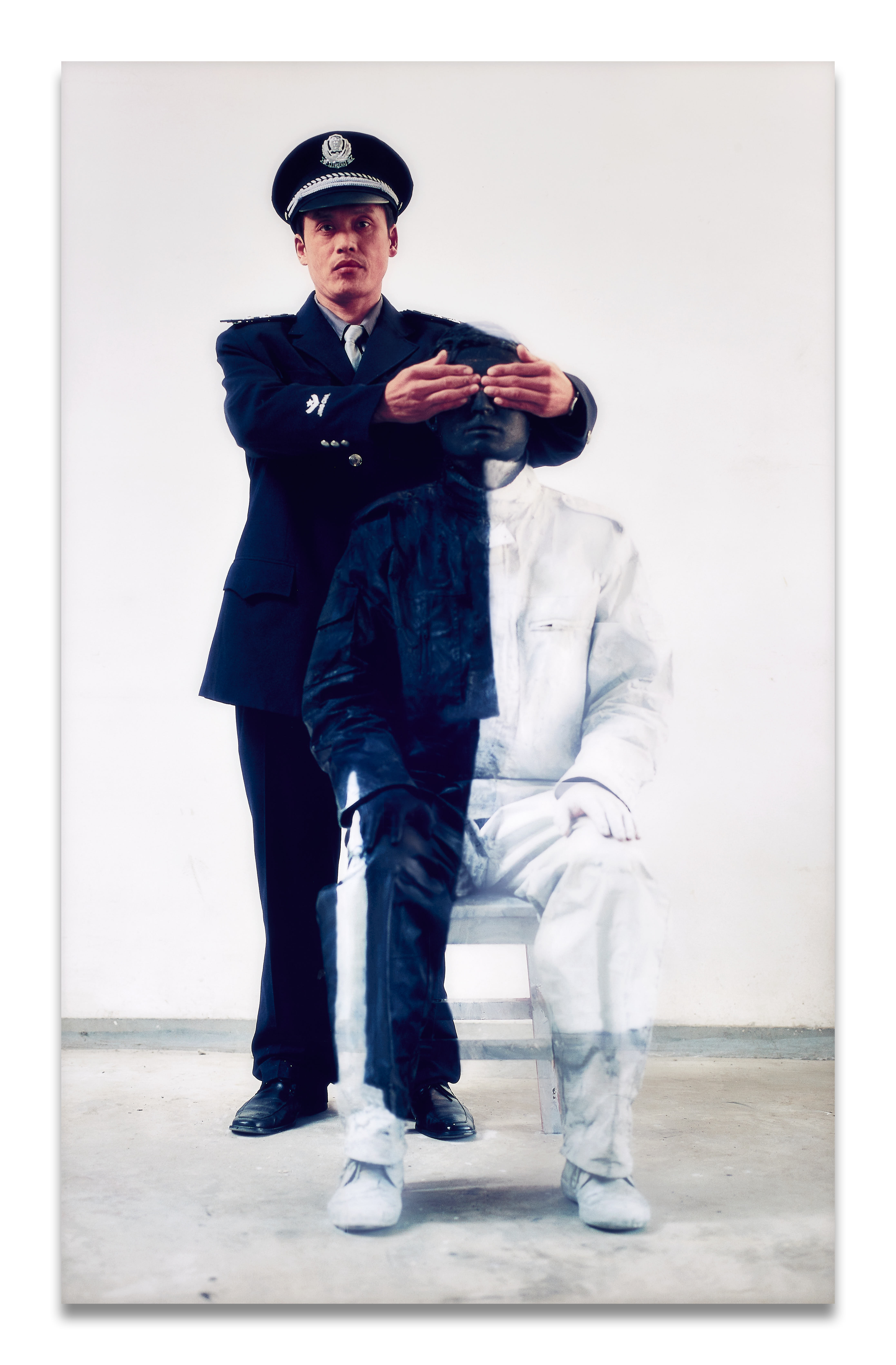 Hiding in the city : Civilian and Policeman N°2 - 2006