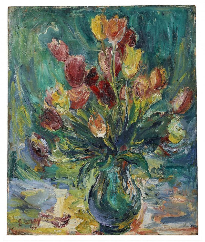 Vase of flowers