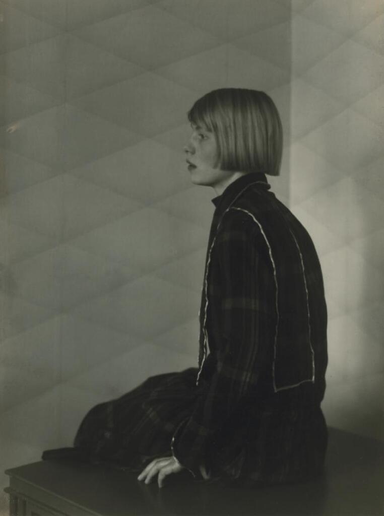 The wife of the architect Heinz Lüttgen, Cologne, c. 1928
