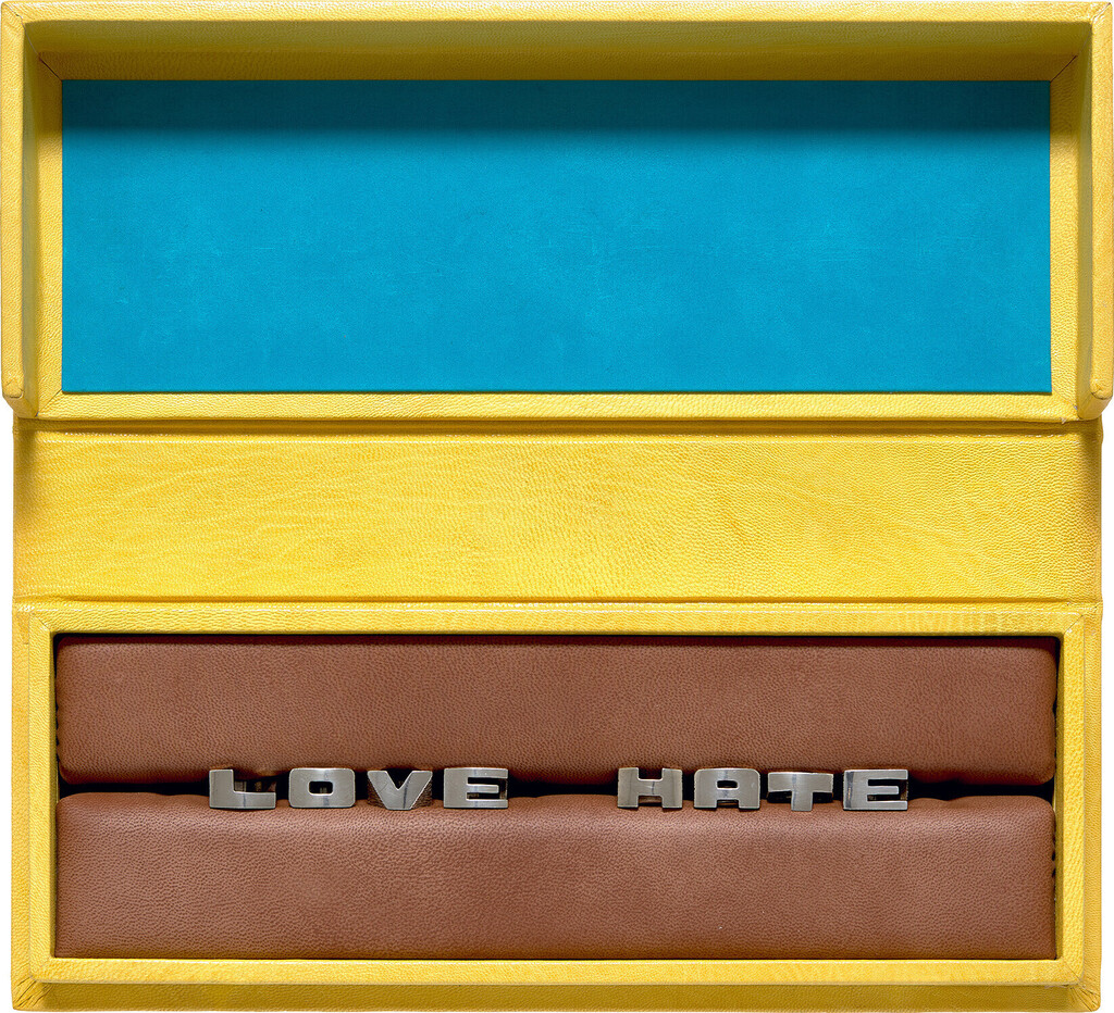 LOVE/HATE