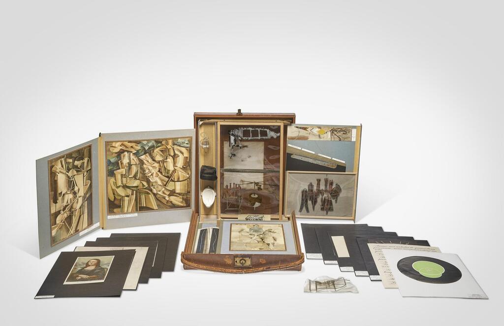 De ou par Marcel Duchamp ou Rrose Sélavy (La Boîte-en-valise), Series A
Untitled