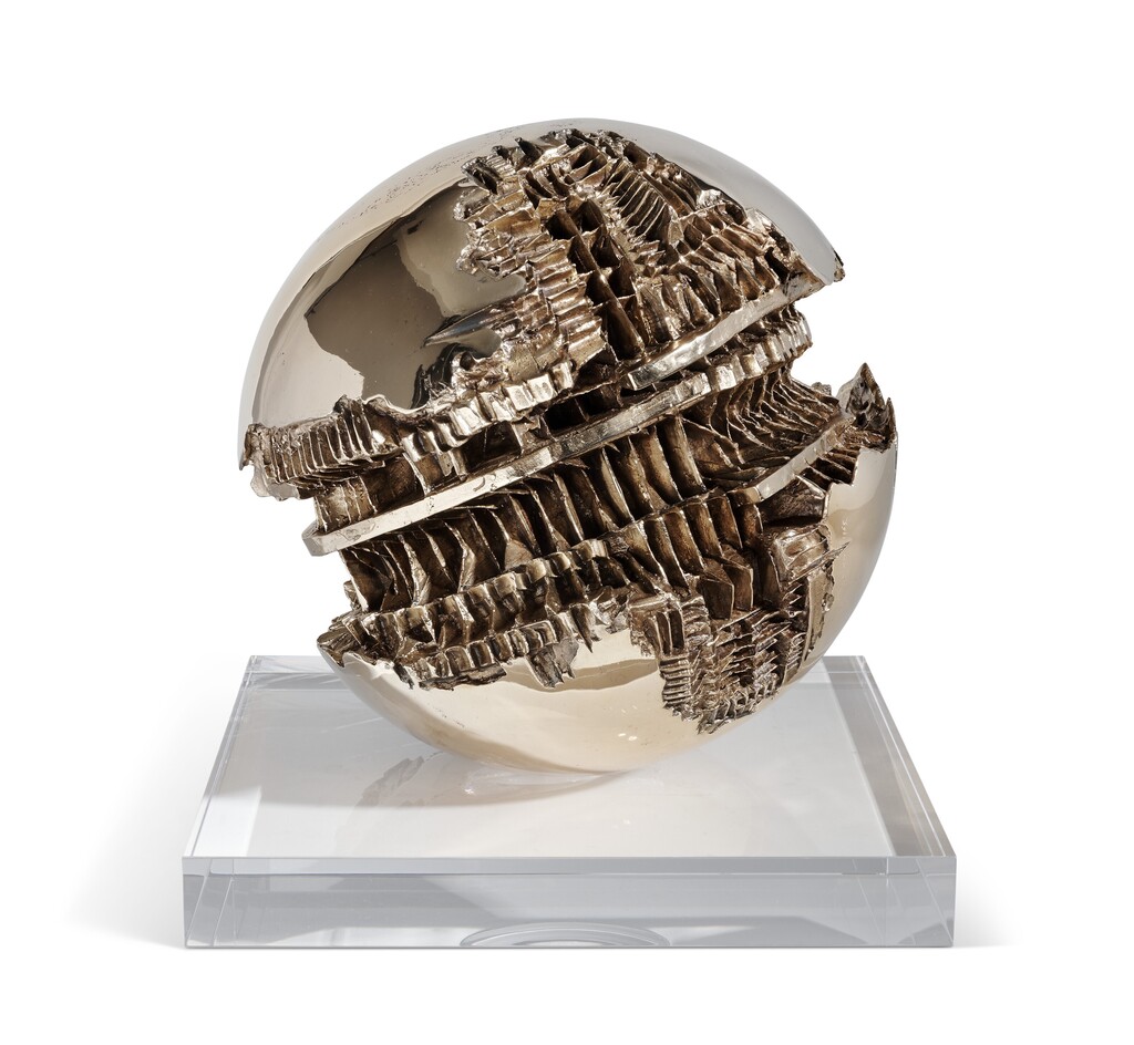Sfera, Studio