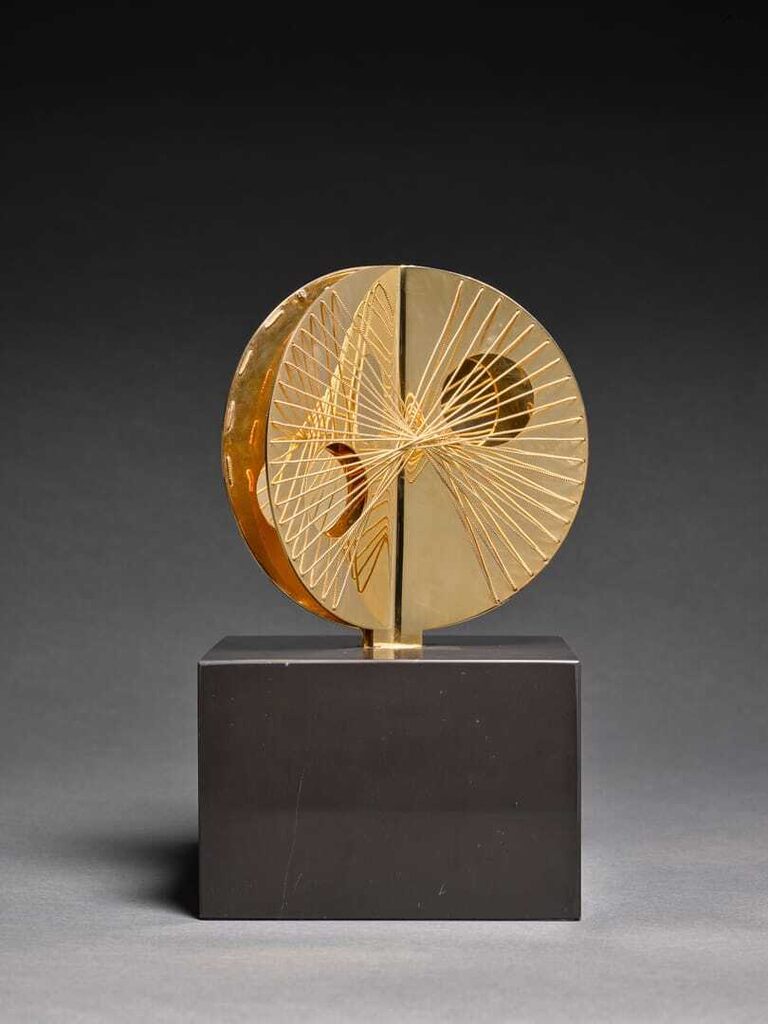 Three Curves with Strings (Gold Mincarlo)