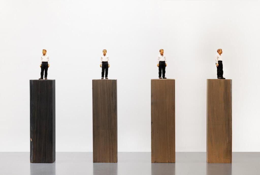 4 Small Figures