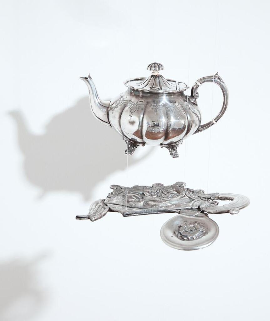 Alter Ego (Teapot with reflection)