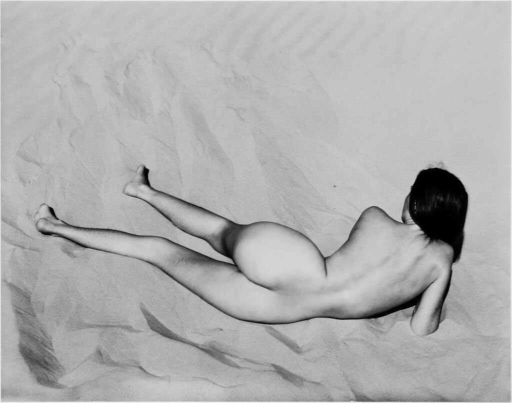 Nude on Sand, Oceano