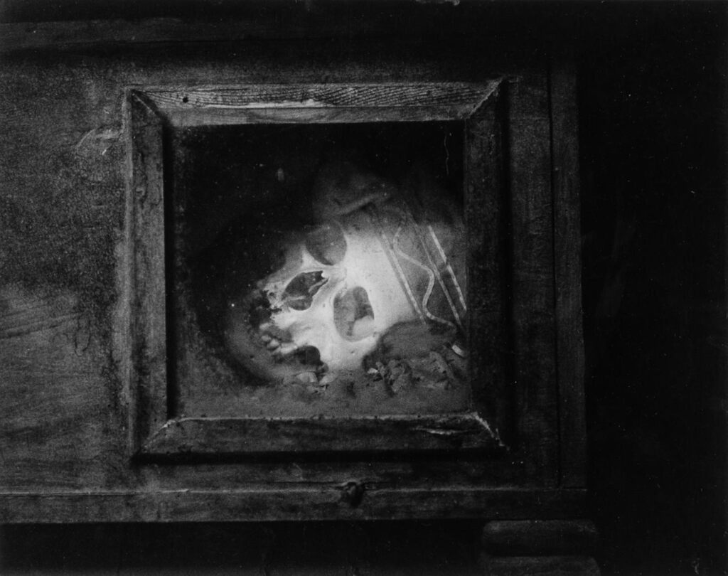 Palermo Catacombs #8, Skull in Window