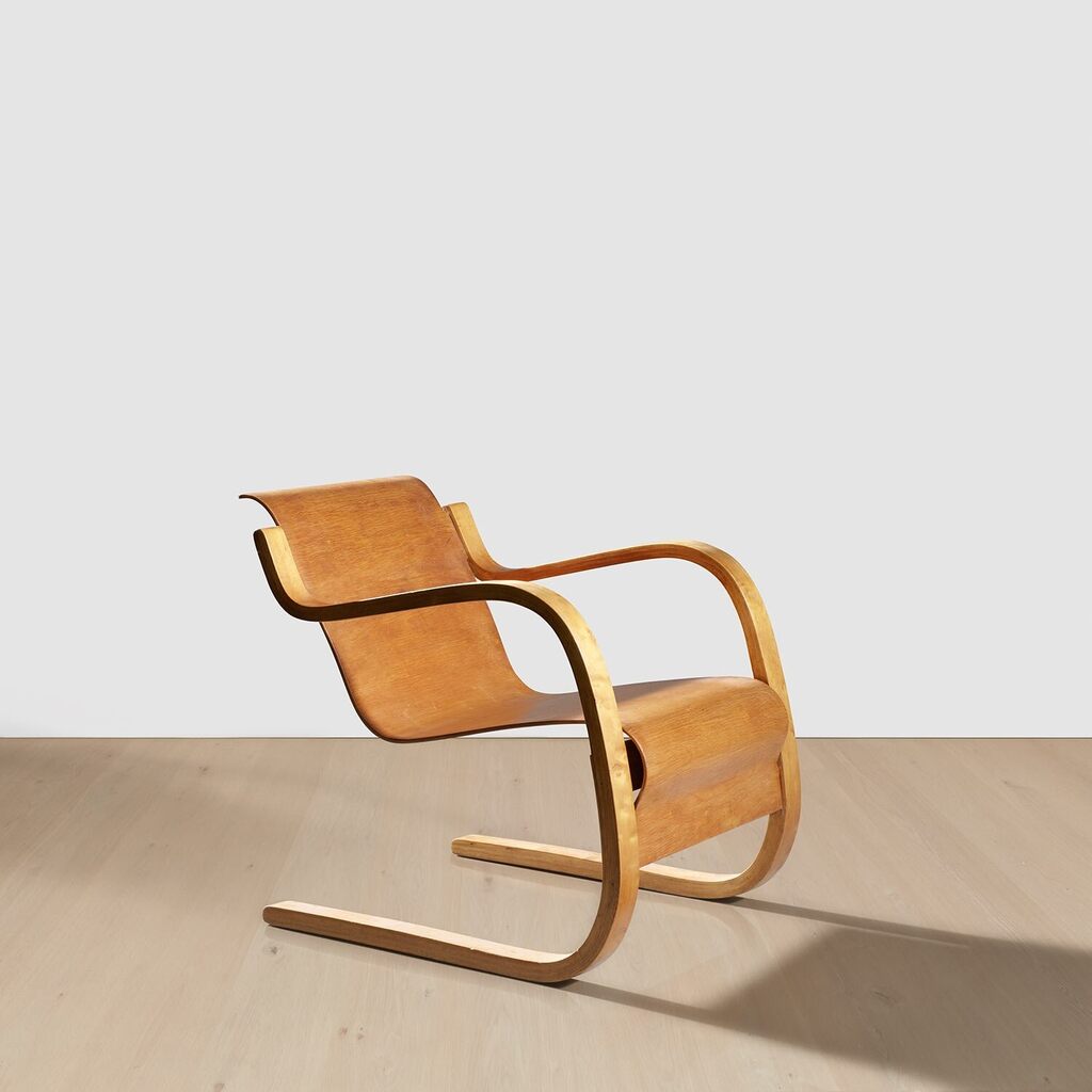 Cantilevered armchair 31/42