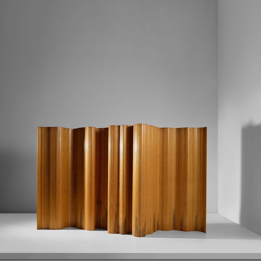 Large folding screen