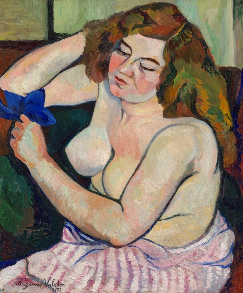 Femme nue assise