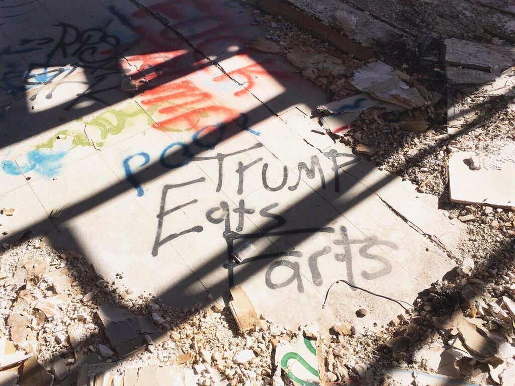 'Trump Eats Farts,' Twin Guns, Arizona
