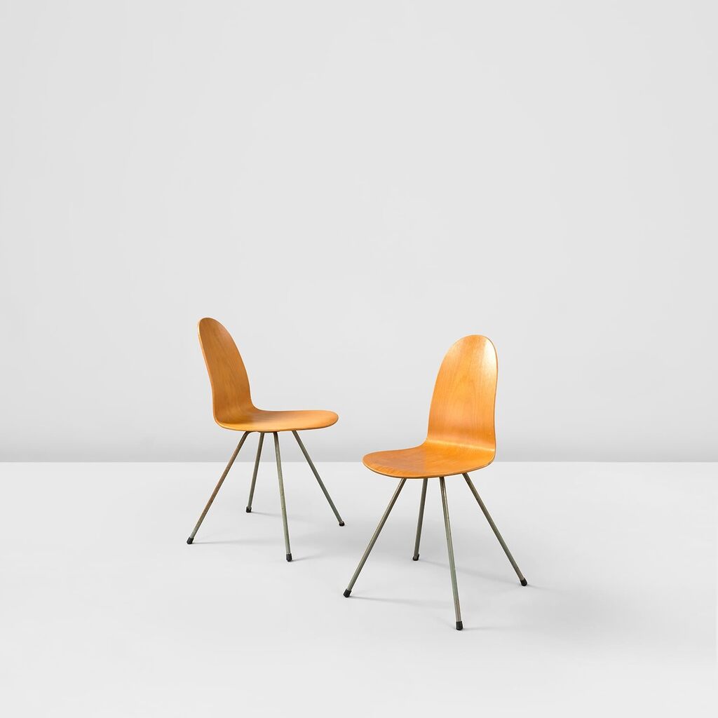Pair of 'Tongue' chairs, model no. 3106