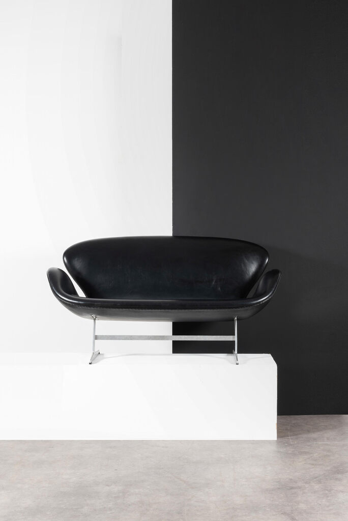 ARNE JACOBSEN (1902-1971)