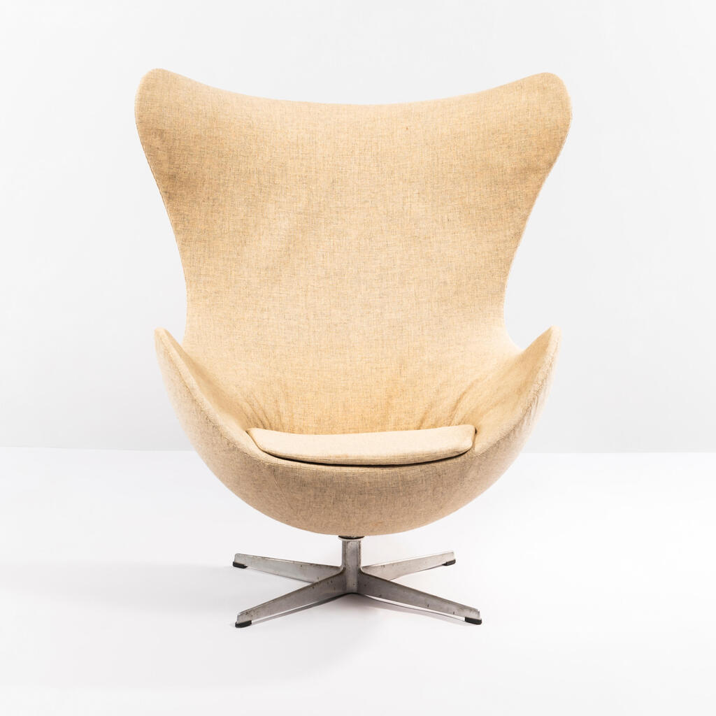 Arne Jacobsen (1902 - 1971) Egg Chair
