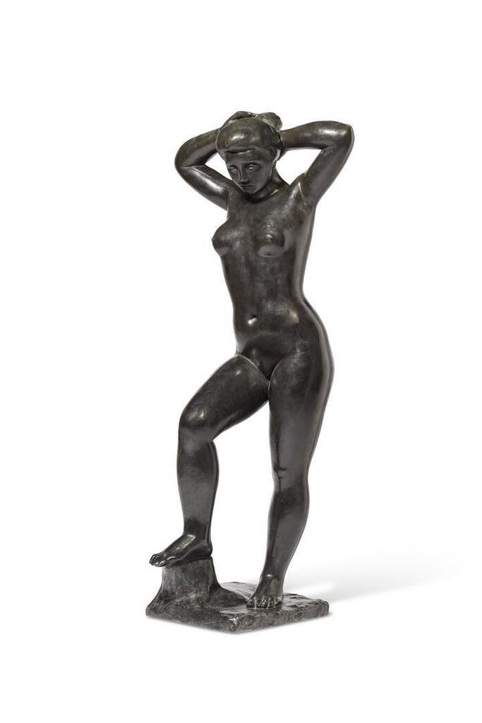 Baigneuse aux bras levés