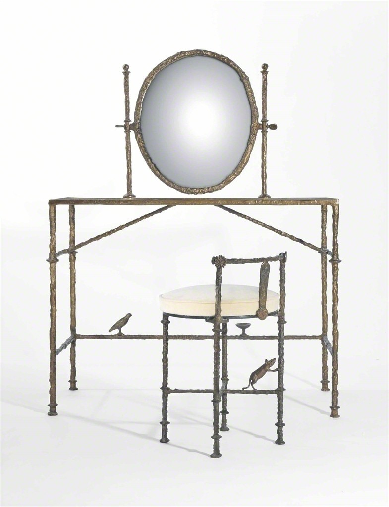 Table de coiffeuse avec oiseau et coupe; Tabouret de coiffeuse avec souris