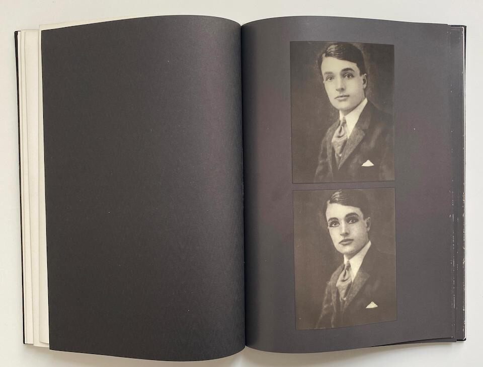 "Pierre Molinier, lui-même", ouvrage réalisé par Molinier et Peter Gorsen, éditions Rogner et Bernhard, München