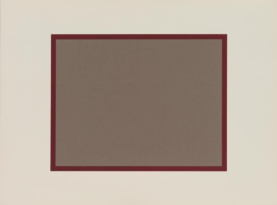 Grey center / maroon border