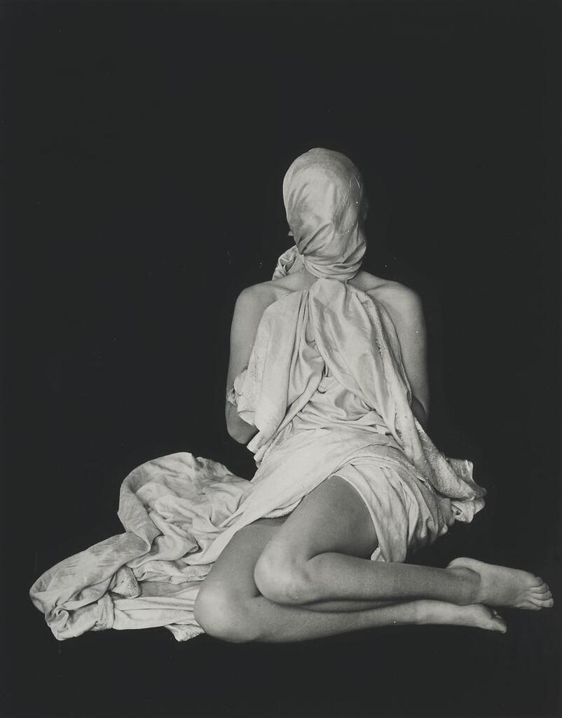 Femme drapée, 1938
