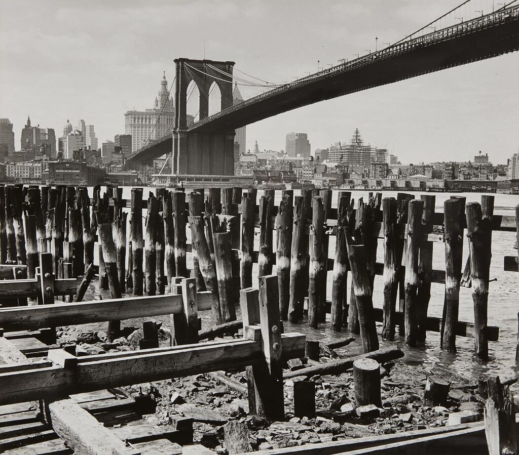 N.Y. Brooklyn Bridge from Brooklyn Shore