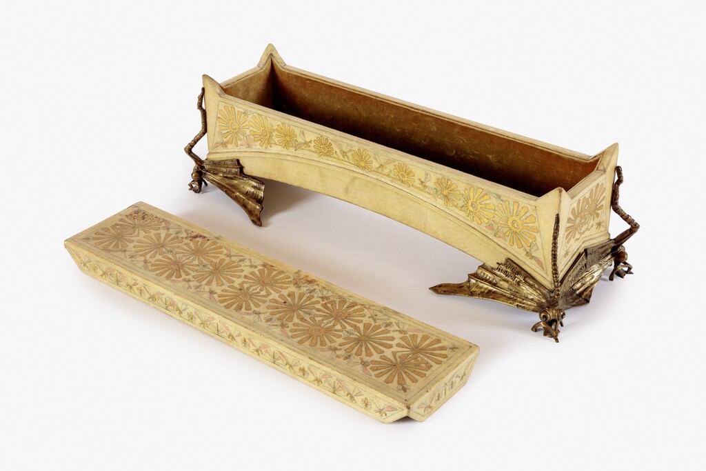 LIDDED BOX, CIRCA 1902