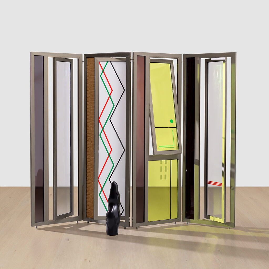 Screen and Totem
