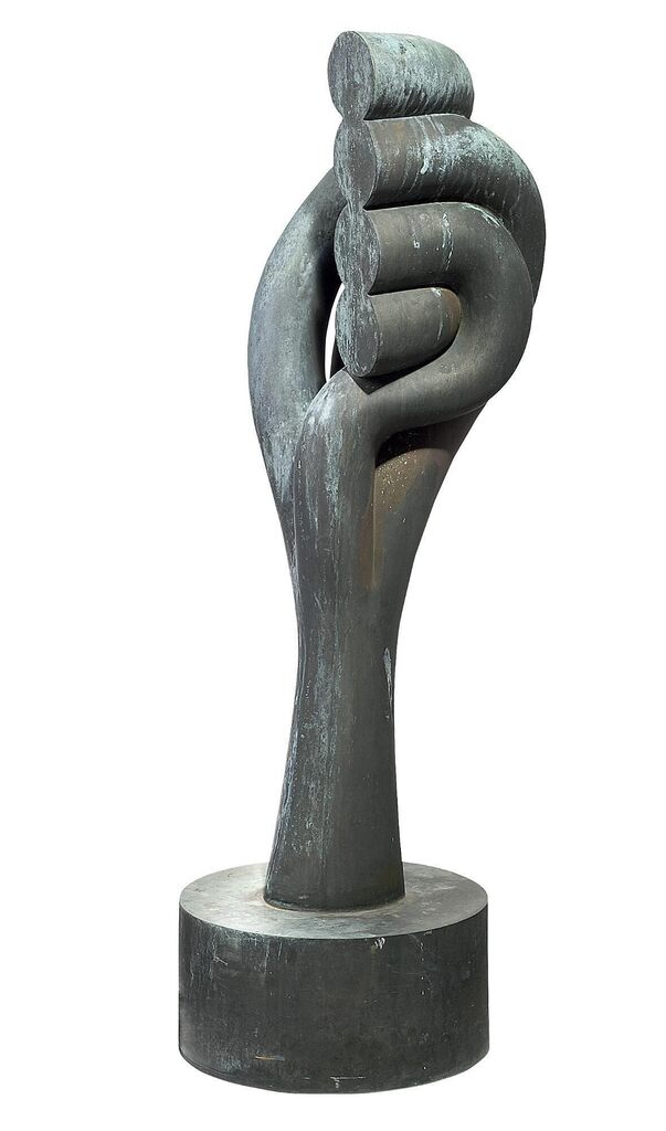 Shinkichi Tajiri: Sculpture. Stamped Tajiri 67. Patinated bronze. H. 132 cm