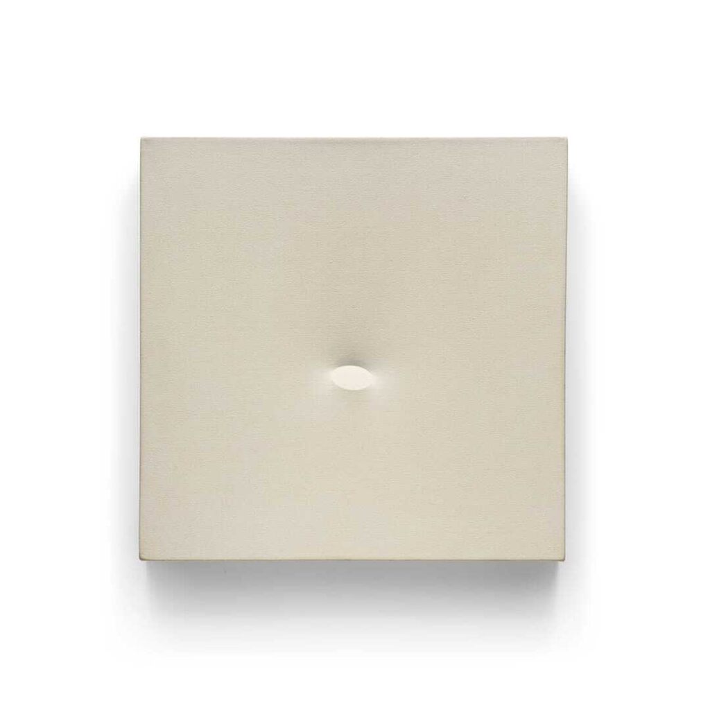 Un ovale bianco
