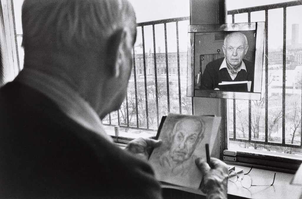 Henri Cartier-Bresson Dessinant un Autoportrait, Paris