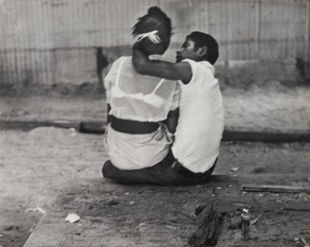 Untitled, Mexico [couple embracing]