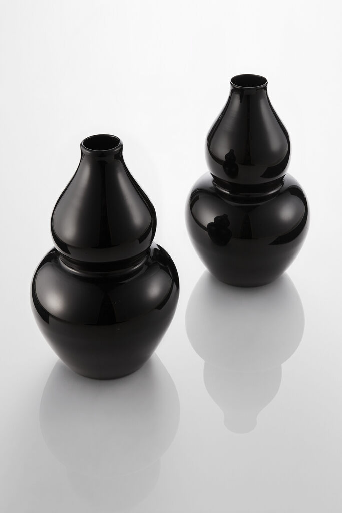 PAIR OF 'CINESI' VASES