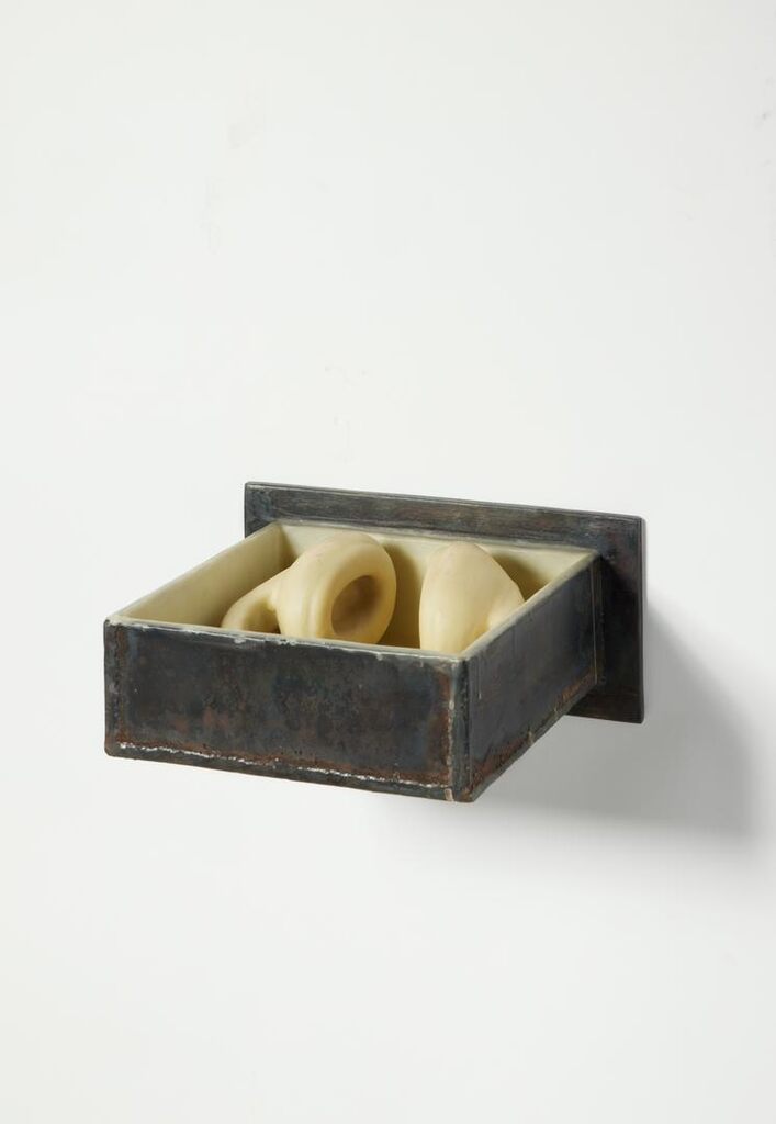 Private object (headphones)