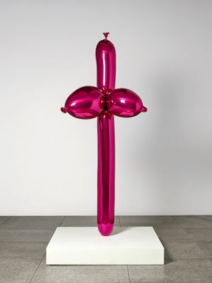 Balloon Venus Dolni Vestonice (Magenta) 109 1/8 x 43 7/8 x 28 1/4 in (277.2 x 111.3 x 71.7 cm) (Executed in 2013-2017, this work is one of five unique variants.)