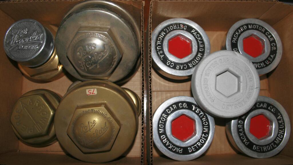 ASSORTED HUB CAPS