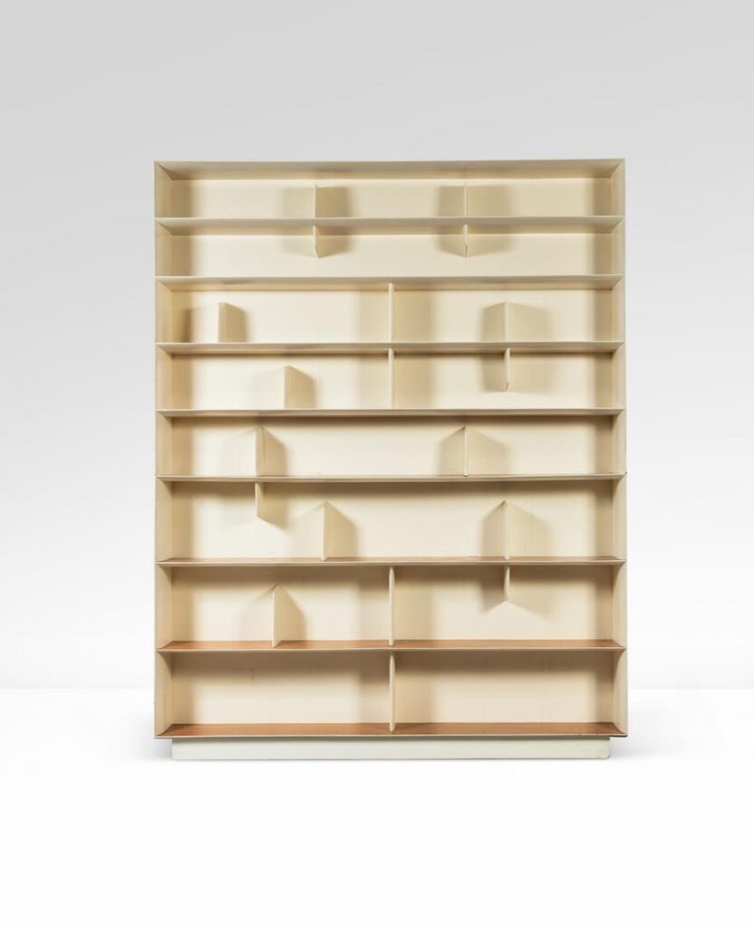 Bibliothèque, pièce unique, vers 1956-1957