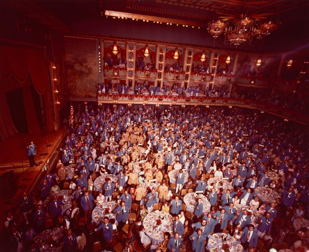 Groups in America, Four Photographs