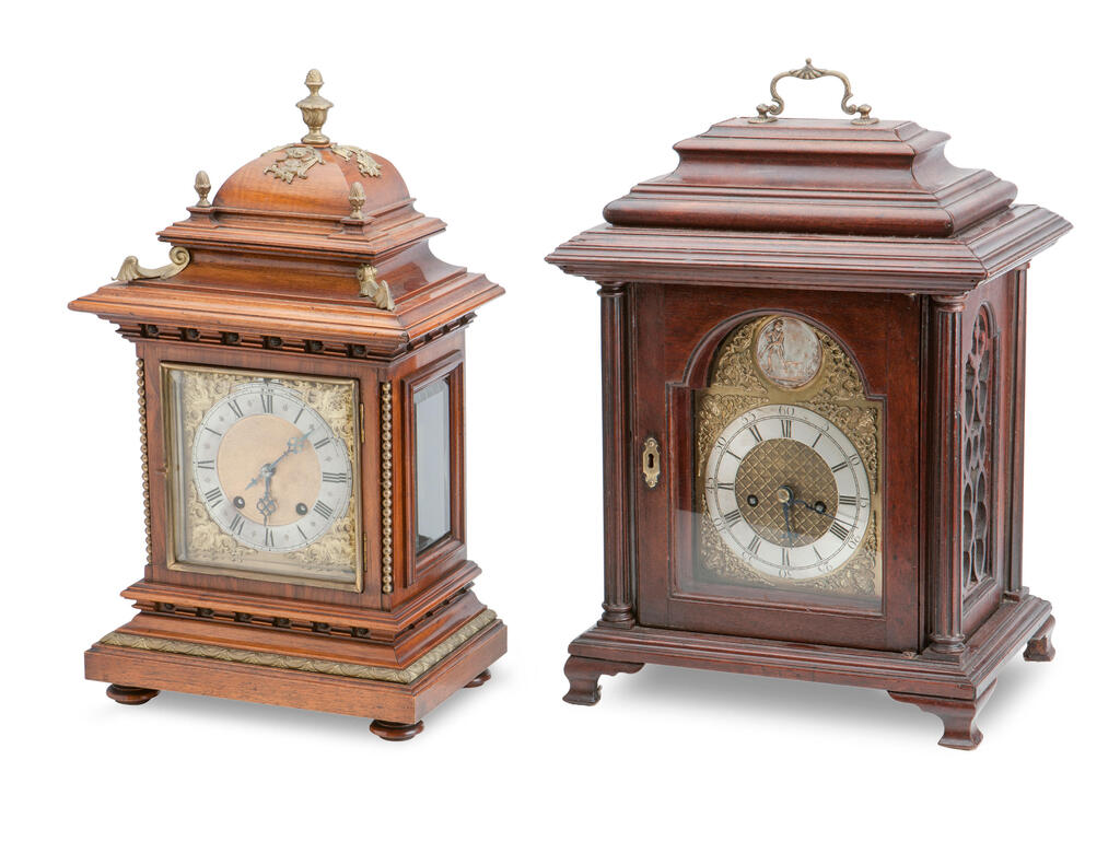 A 19TH CENTURY ENGLISH EIGHT-DAY BRACKET CLOCK