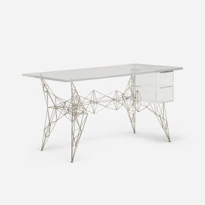 Pylon desk